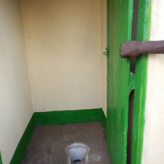 Projekte frauen kibera toilets